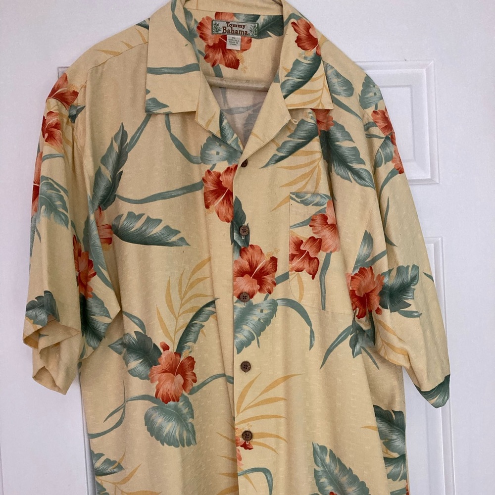 Tommy Bahama Men’s Silk shirt